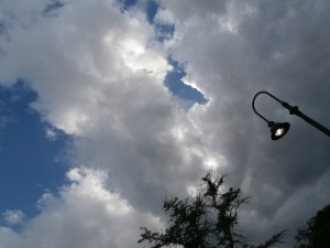 clouds-sun-lampost