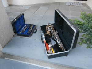 school-instruments-sax=oboe