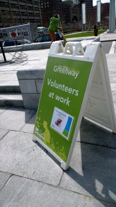 earth-day-volunteering-in-greenway