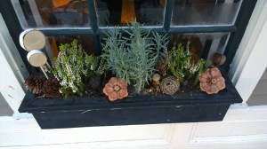 winter-window-box