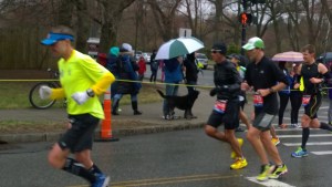 runners-042015-Newton