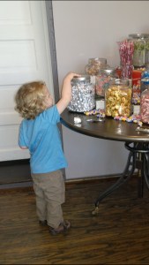 extras-at-the-trunk-show