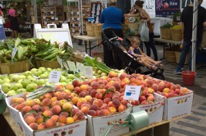072115-dewey-square-shopping