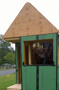 072515-tiny-house-moving-along