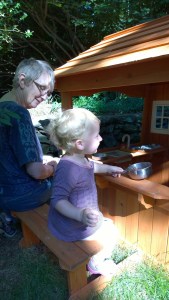 072816-playhouse-with-Mormor