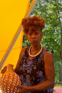 081316-Fulani-Haynes-sings-in-Old-Manse-field