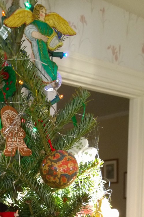 120916-angel-on-tree