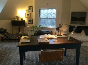 012617-lunaandstella-desk-and-art