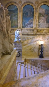031717-rare-view-of-BPL-lion-sans-tourists