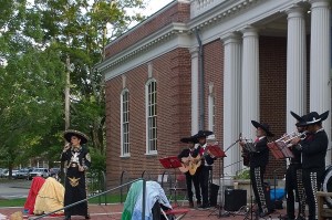 072617-Veronica Robles-and-Mariachi-Band