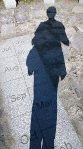 101917-sundial-says-2-pm