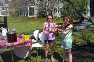 042818-lemonade-for-worthy-cause