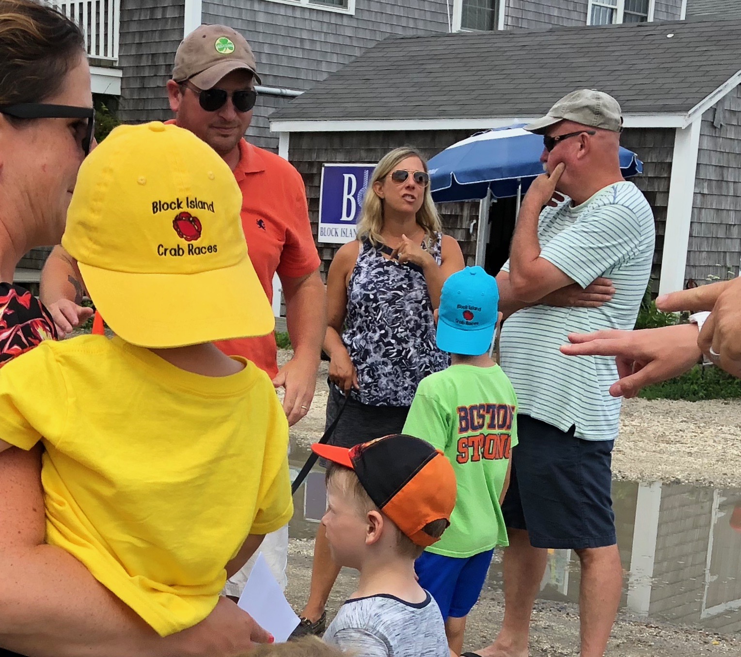 081218-.crab-race-hat