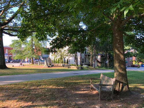090518-town-benches