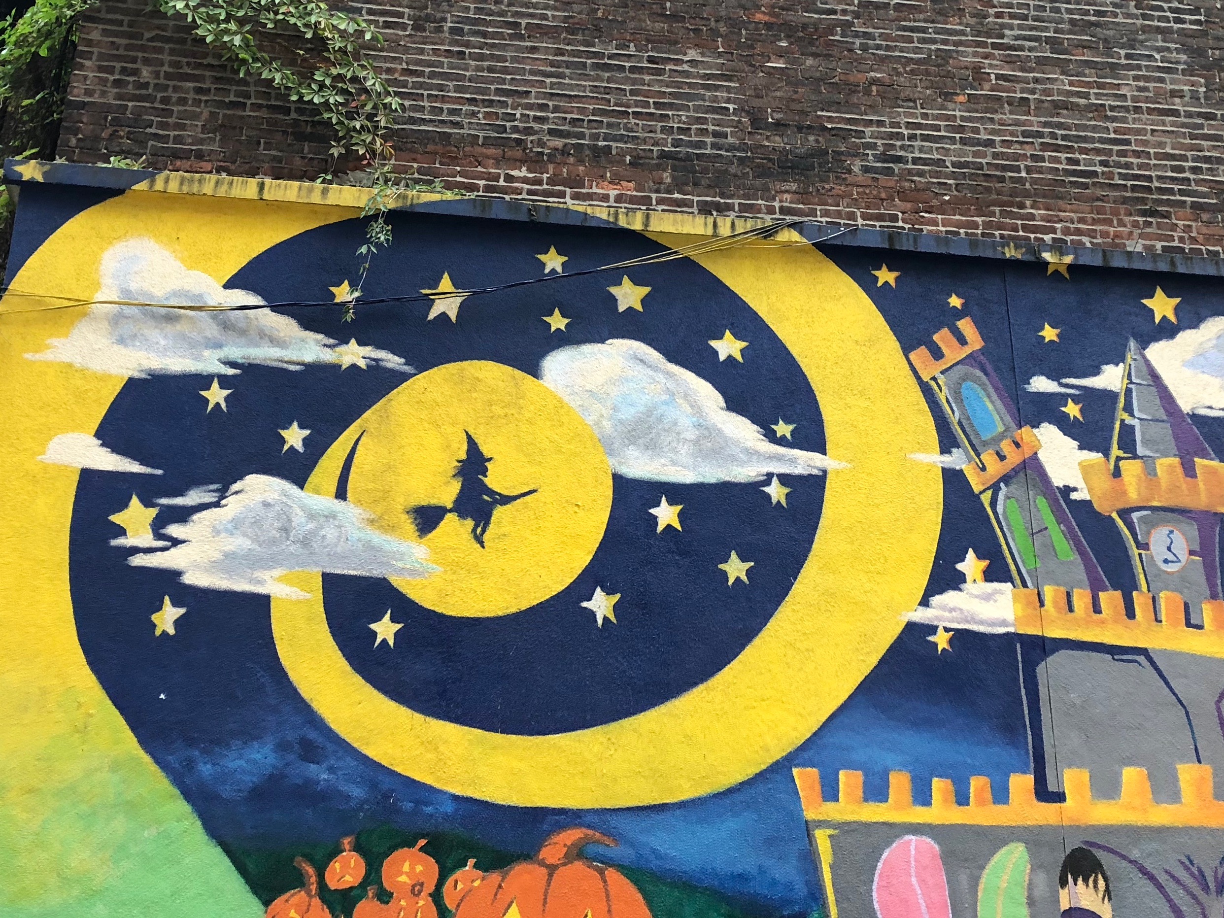 091818-witch-flies-over-moon