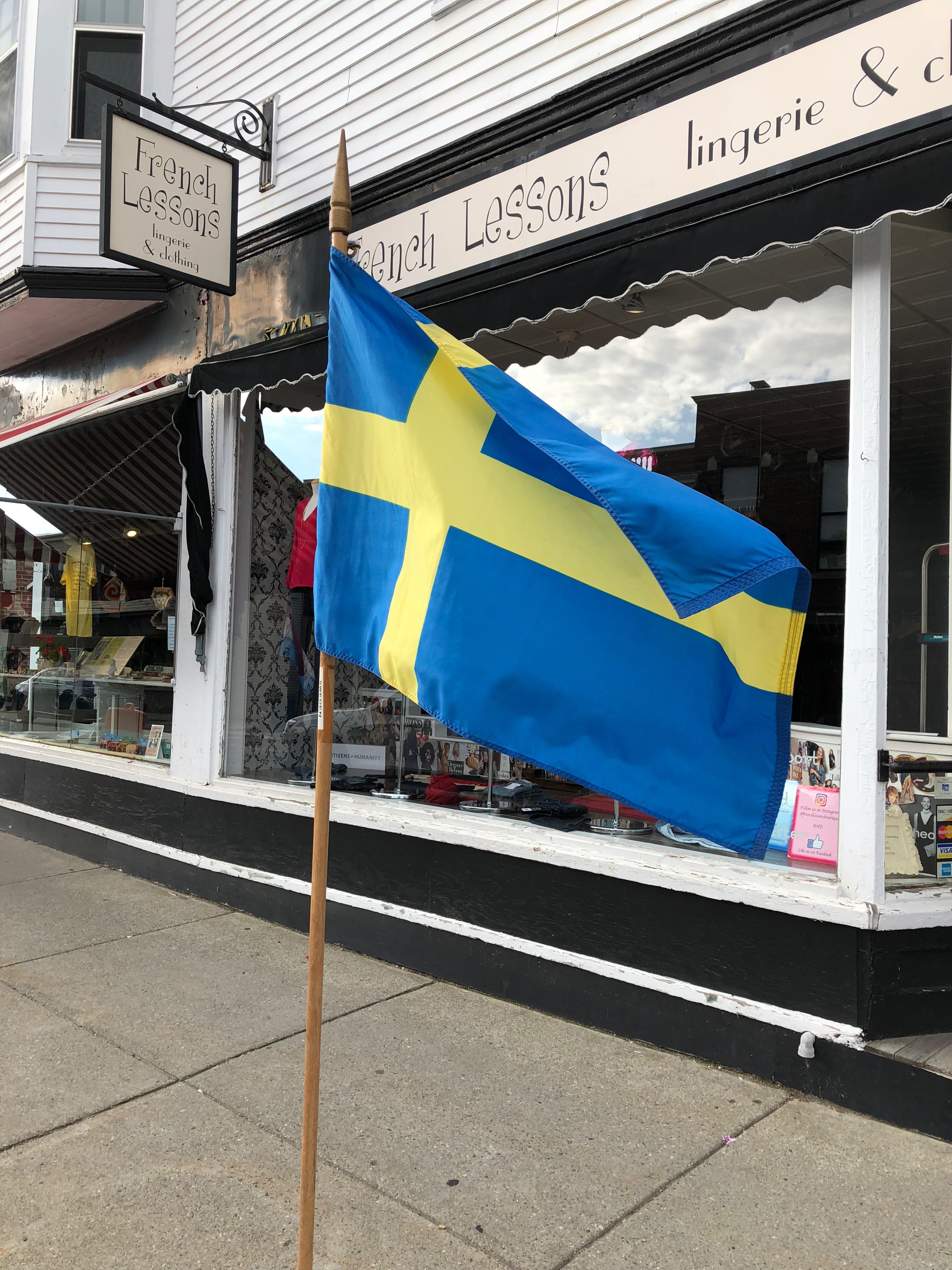 092118-Swedish-flag-on-Peace-Day