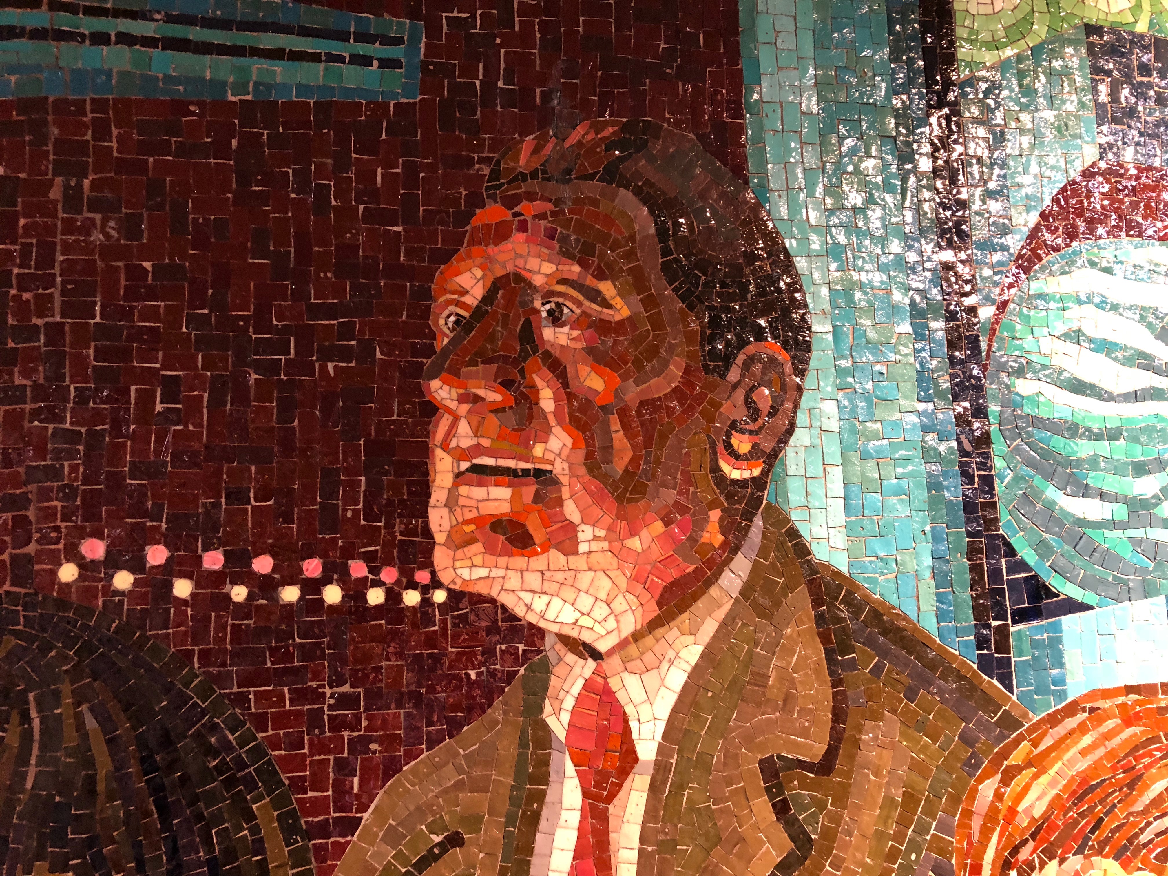 102318-mosaic-man-sees-miracle