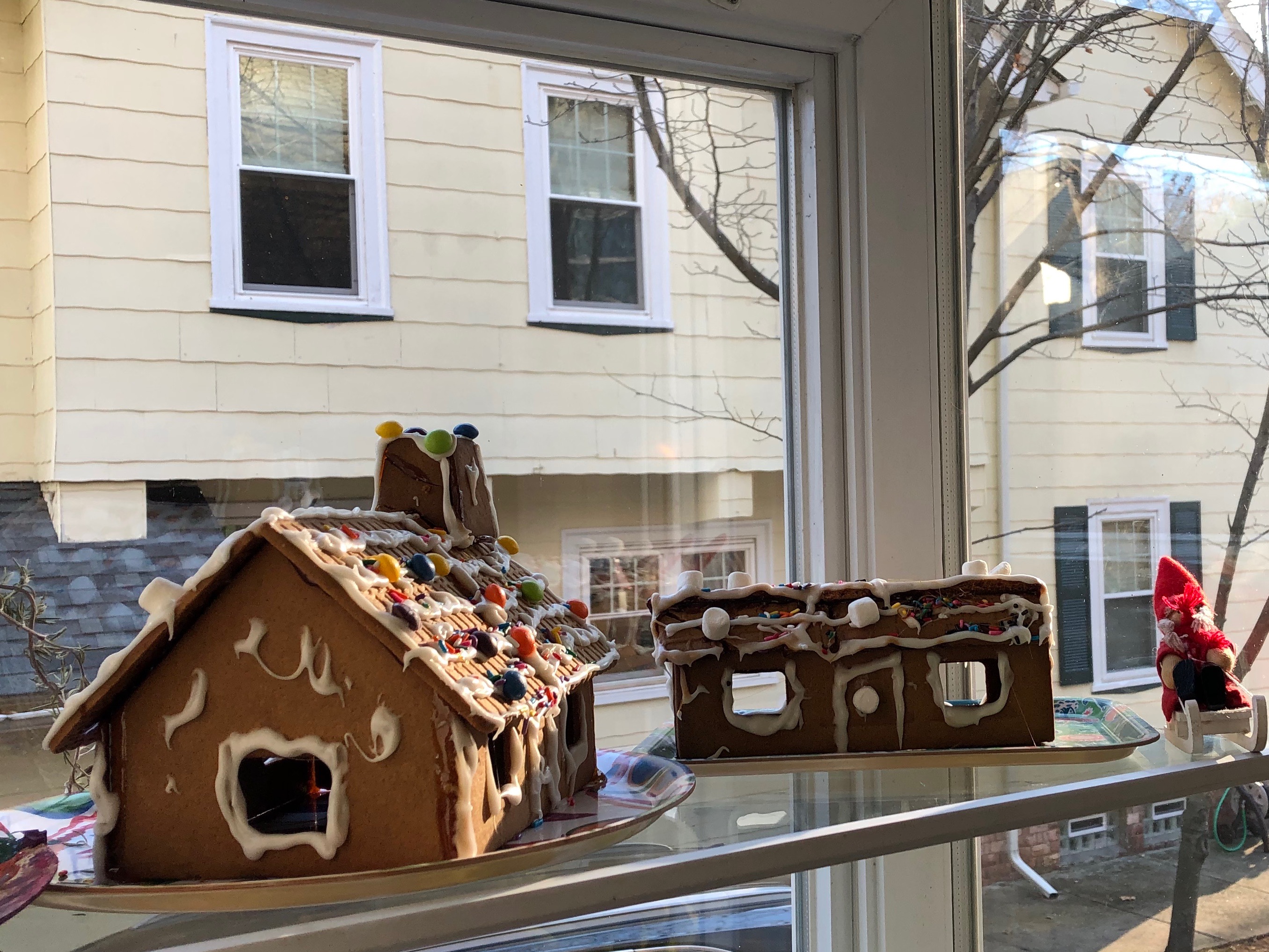 121118-gingerbread-house-plus-garage