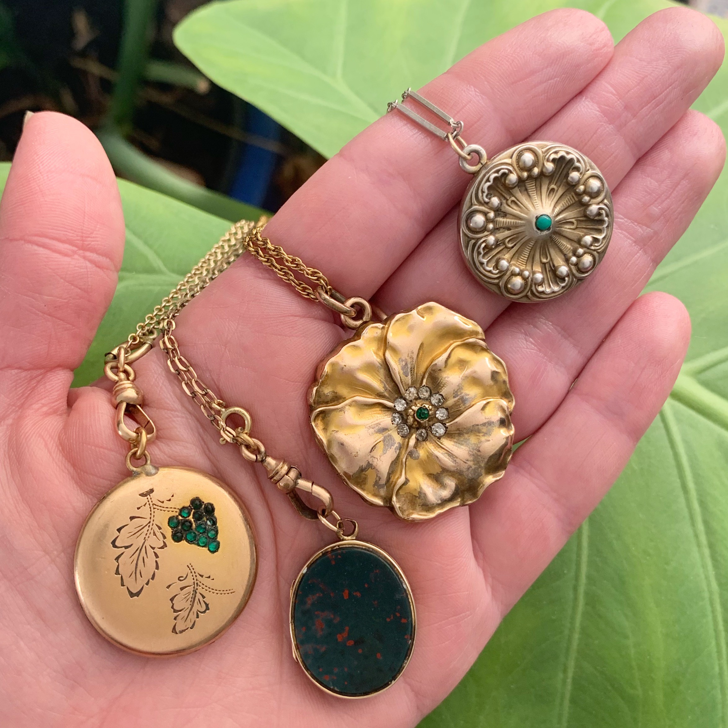 042419-Luna-and-Stella-lockets-for-Mothers