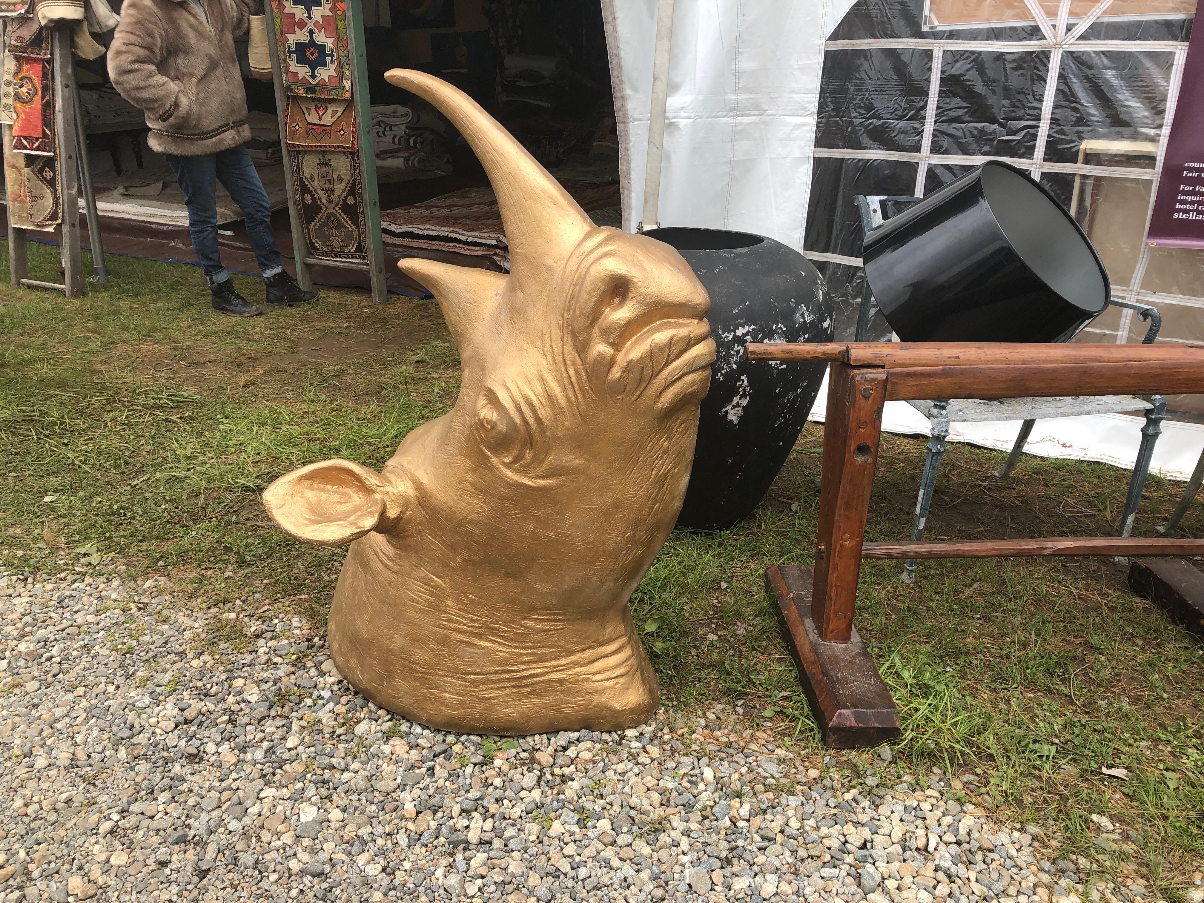 051419-Brimfield-rhino