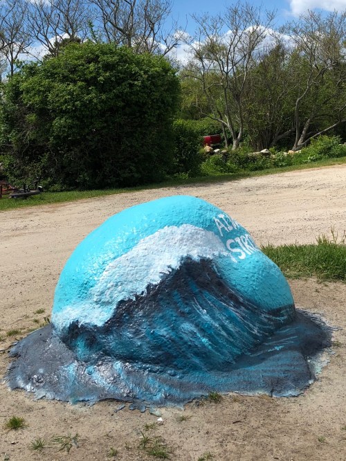 052419-giant-wave-on-painted-rock