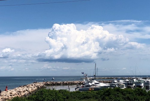 063019-cloud-New-Shoreham-Old-Harbor