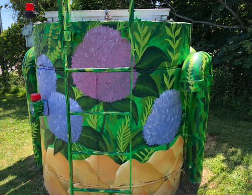 070919-hydrangeas-on-tank