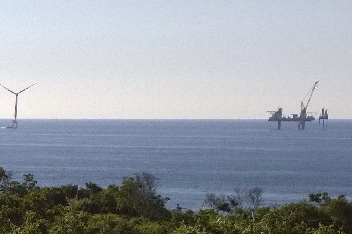 080516-first-deepwater-windmill