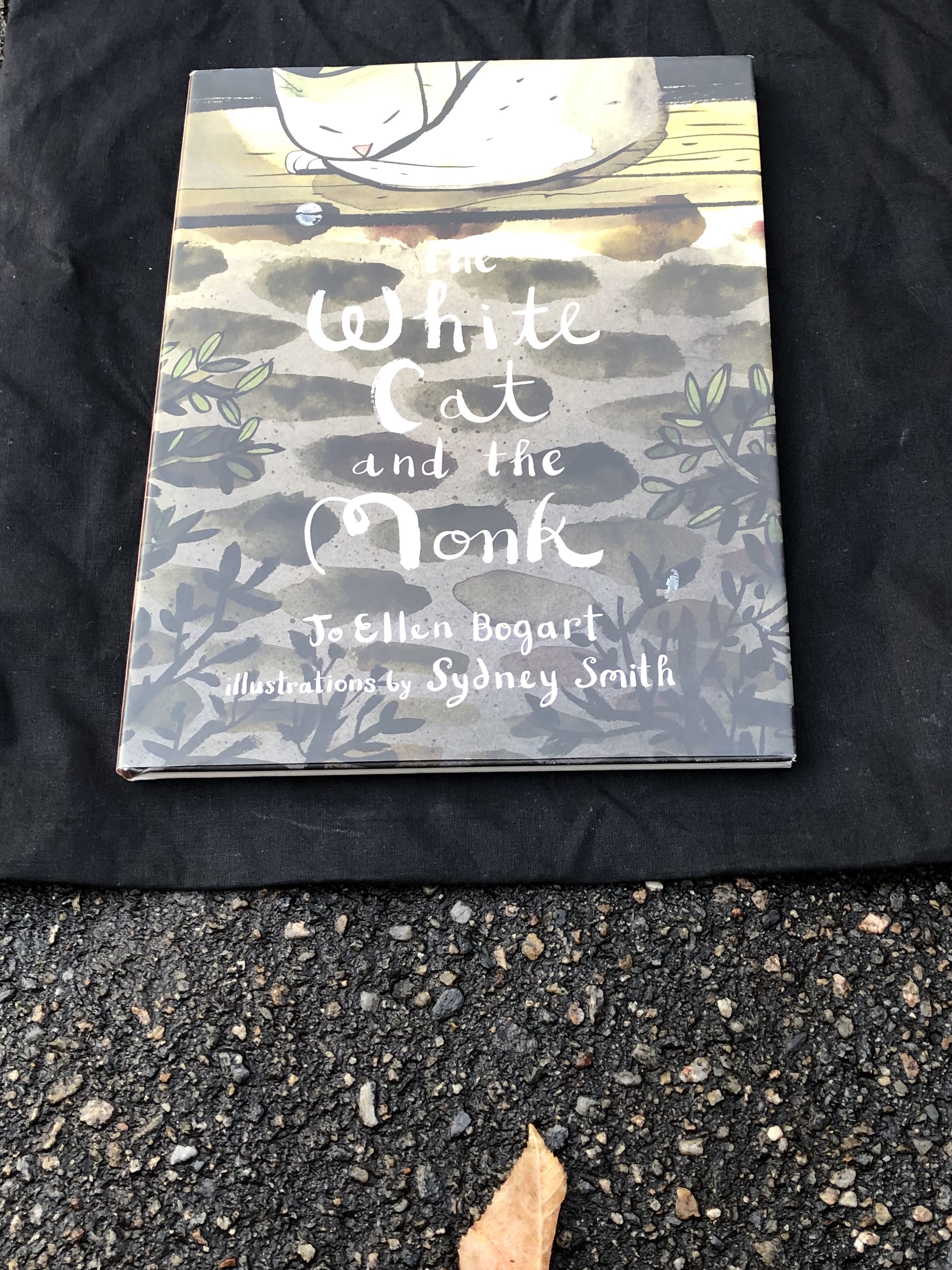 110519-Book-White-Cat-and-Monk