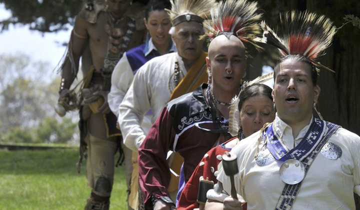 wampanoag_nation_singers_and_dancers
