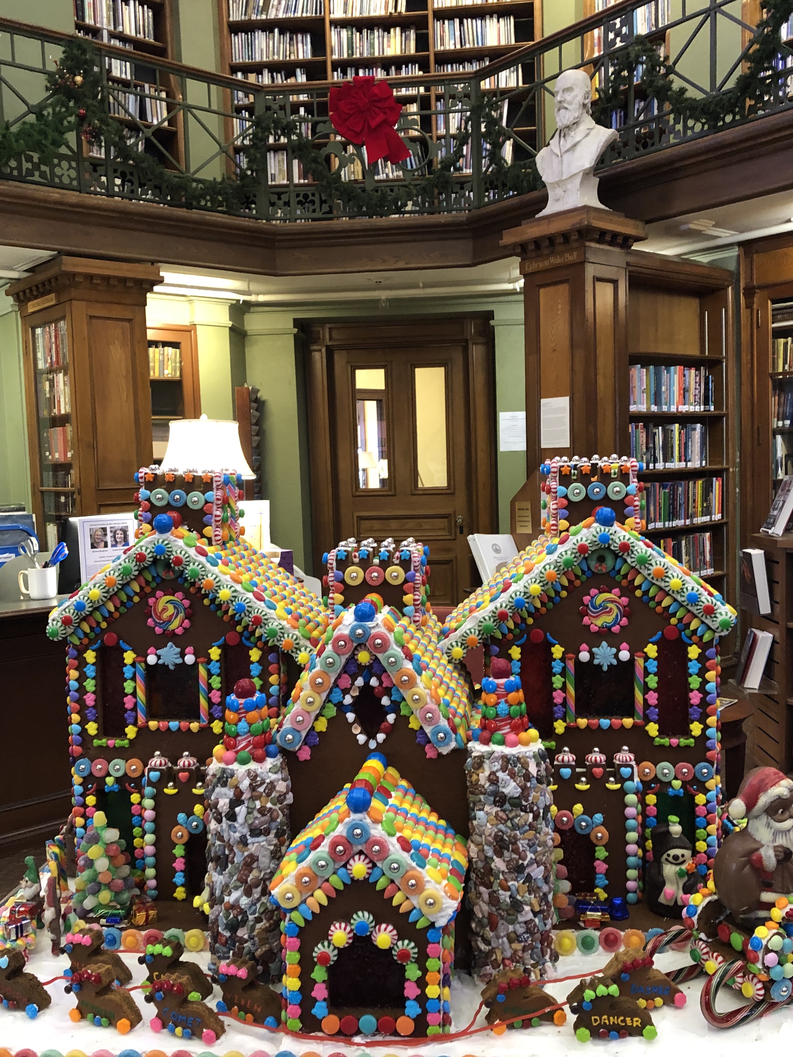 121119-Concord-Library-gingerbread