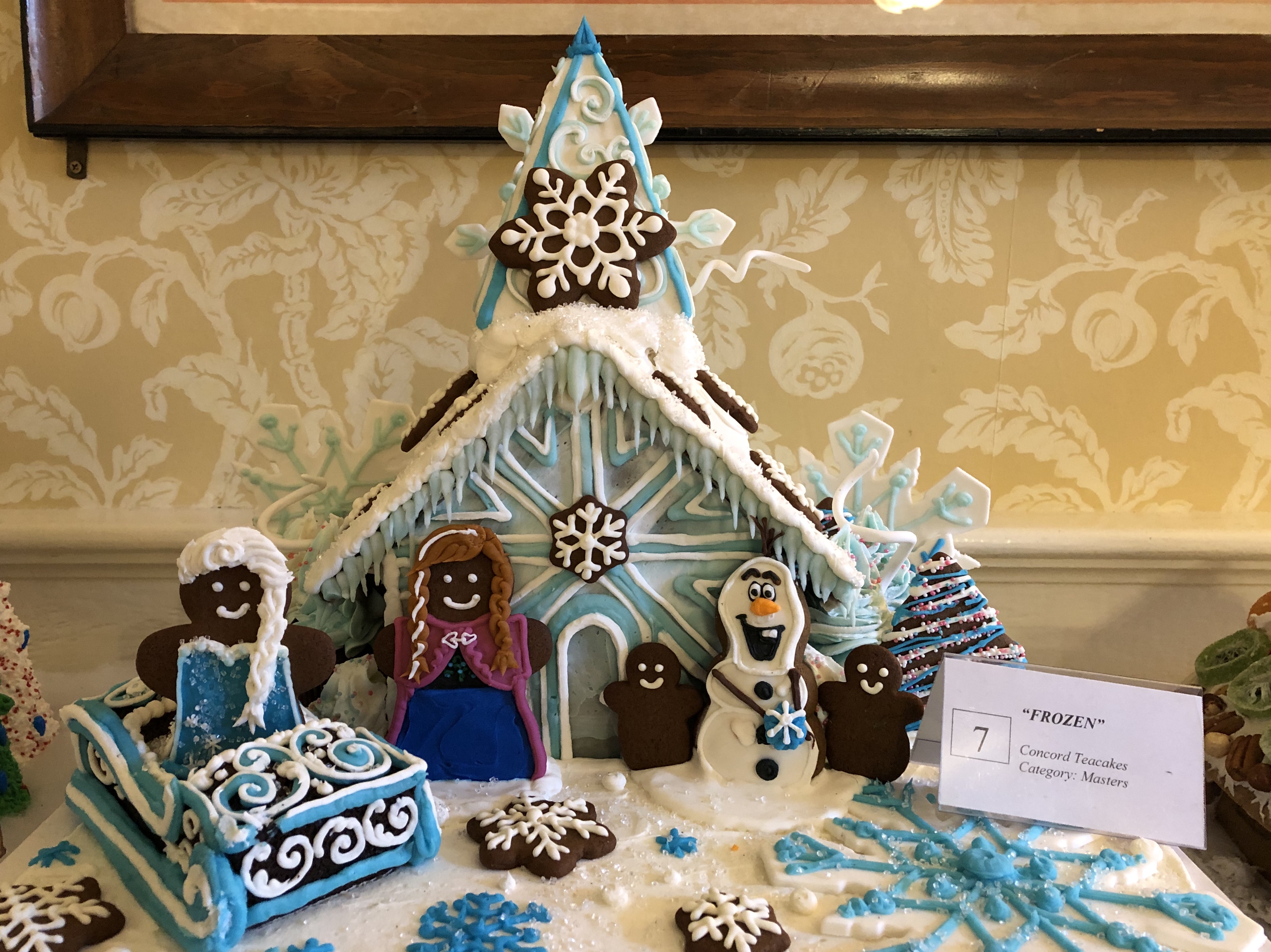 121219-Frozen-movie-as-Gingerbread