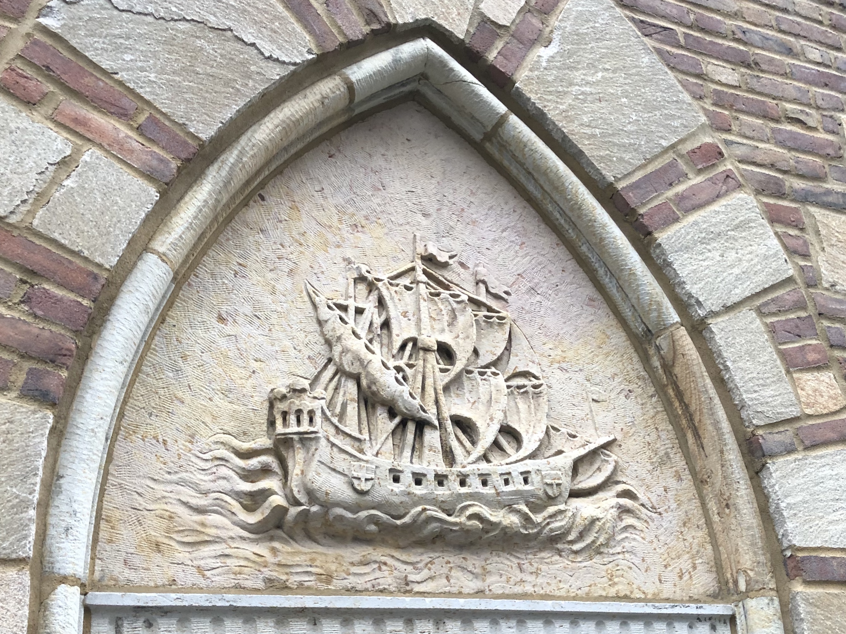 011020-apt-bldg-detail-NY