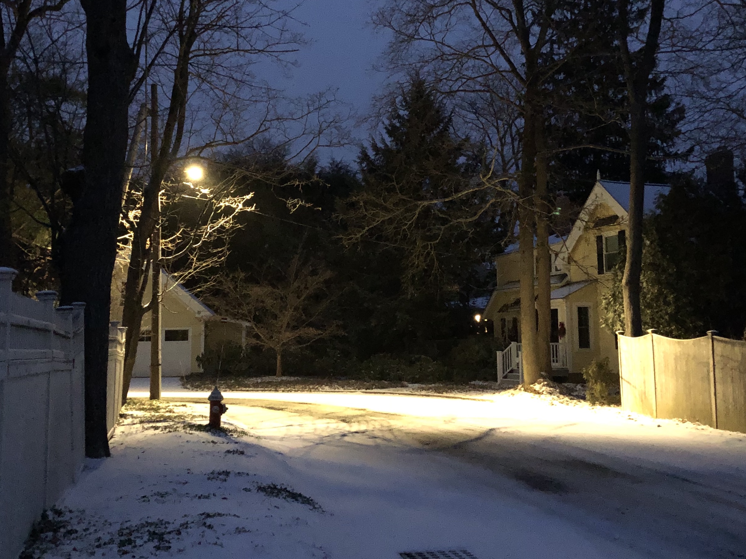 020620-Magritte-in-the-neighborhood