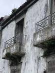 041123-Azores-derelict-balcony.